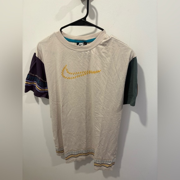 NWOT- MENS NIKE SHIRT - Small - Picture 1 of 6